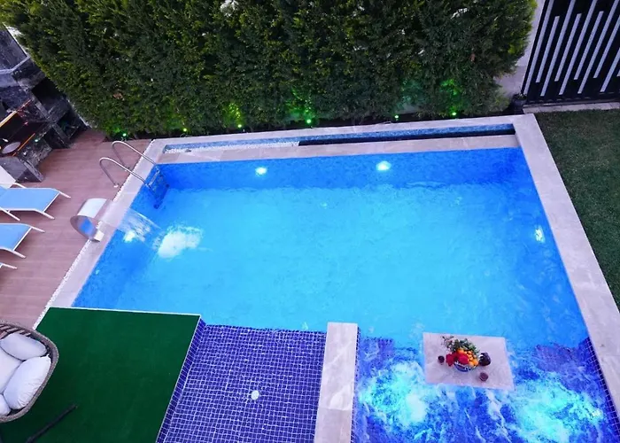 Cekil Kenara Sehir Huzur Geliyor Кемер